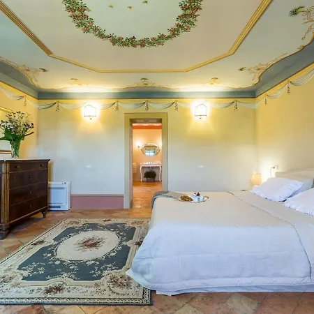 Sleeps 4 Вилла Сиена