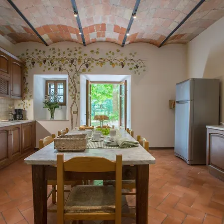 Sleeps 4 Сиена