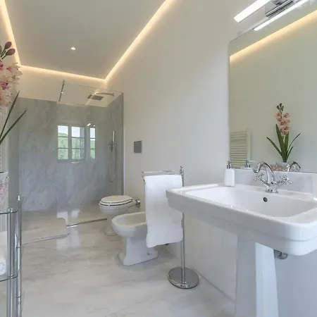 Sleeps 4 Сиена