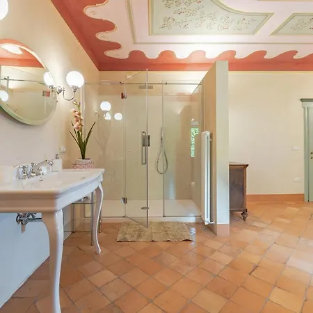 Sleeps 4 *