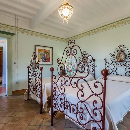 Sleeps 4 * Сиена