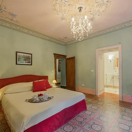 Вилла Sleeps 4 *